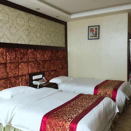 Guangzhou Lucky Hotel Exterior photo