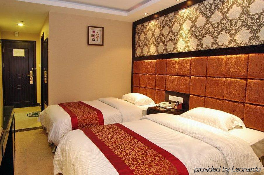 Guangzhou Lucky Hotel Room photo