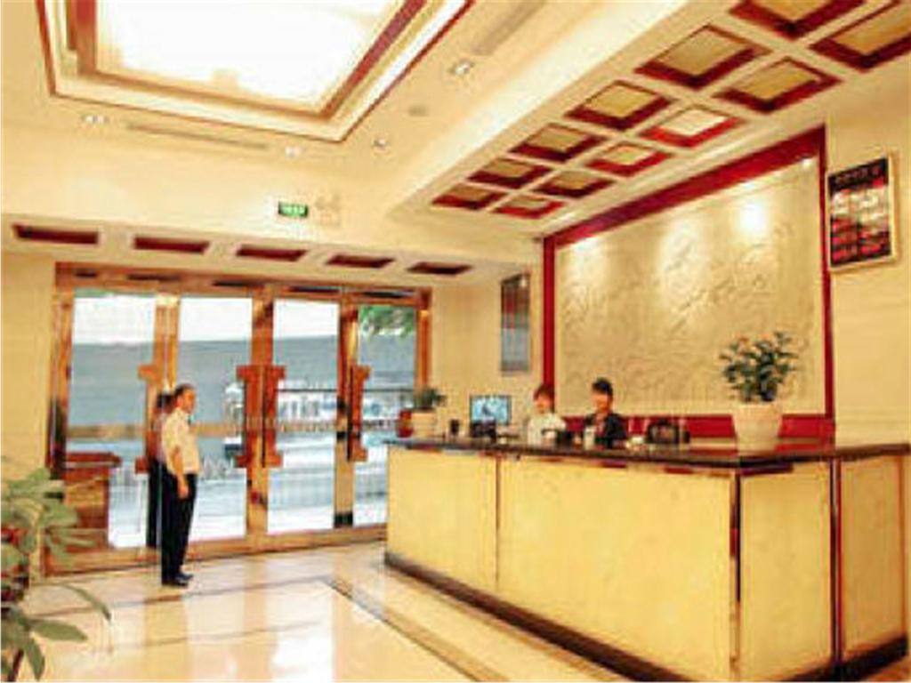 Guangzhou Lucky Hotel Exterior photo