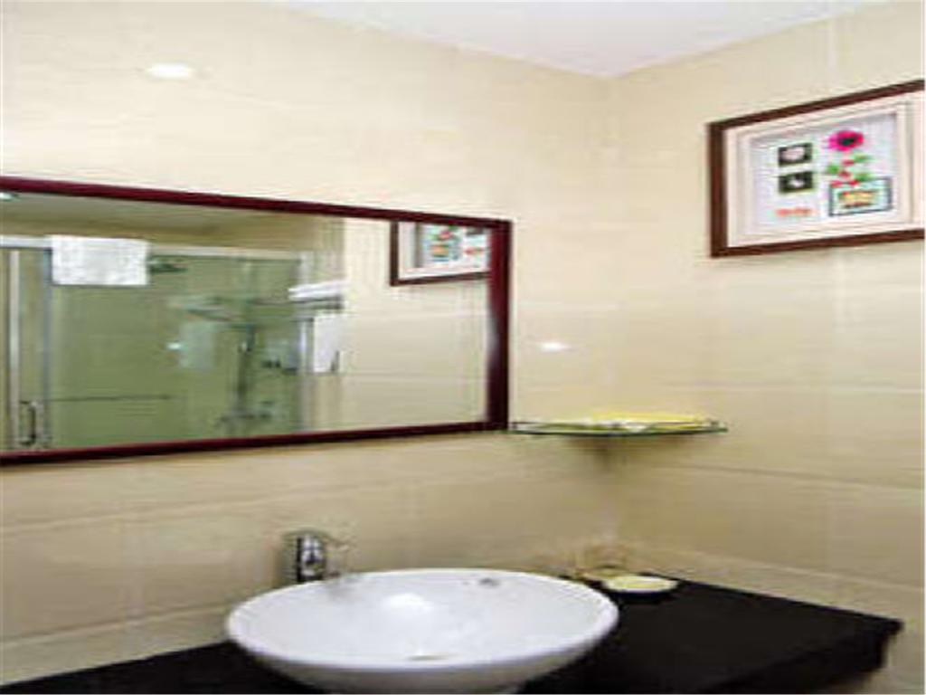 Guangzhou Lucky Hotel Exterior photo