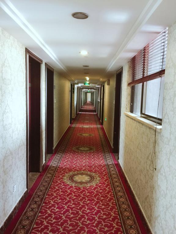 Guangzhou Lucky Hotel Exterior photo