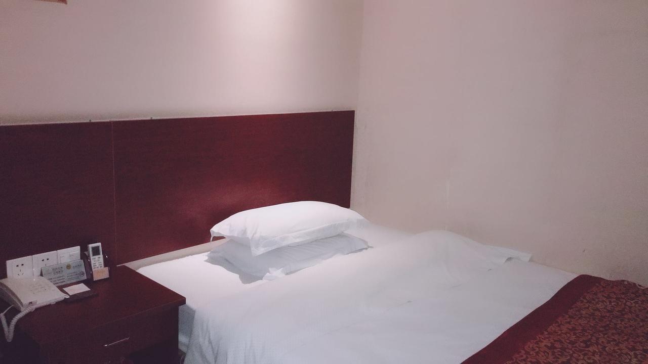 Guangzhou Lucky Hotel Exterior photo