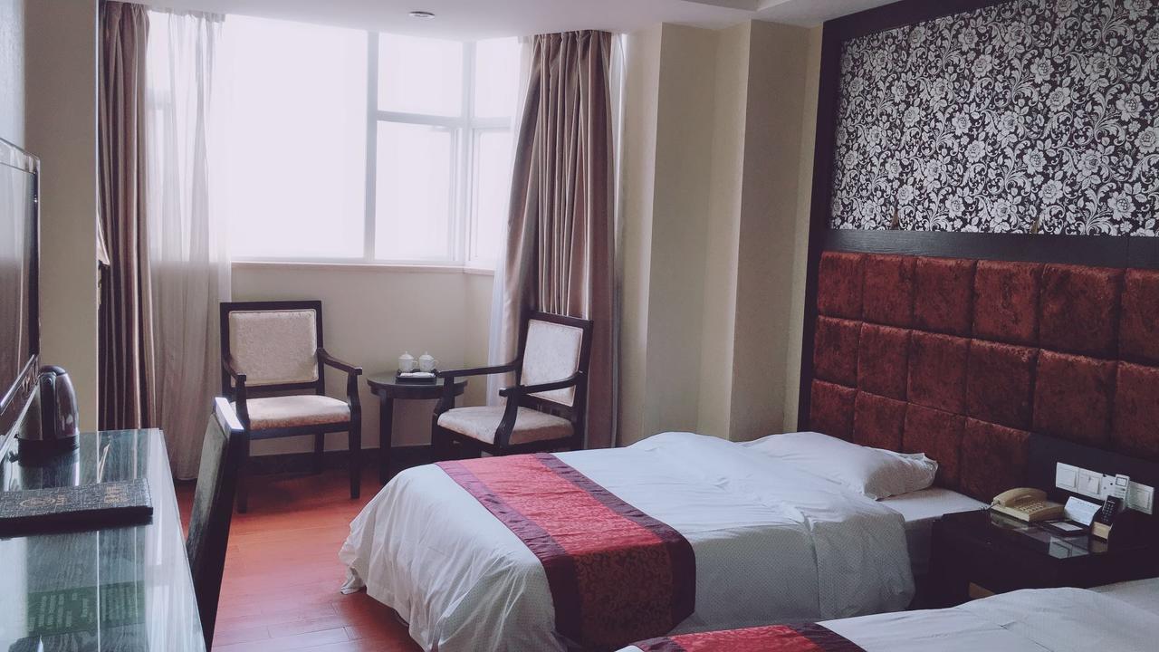 Guangzhou Lucky Hotel Exterior photo