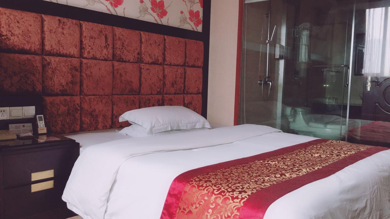 Guangzhou Lucky Hotel Exterior photo