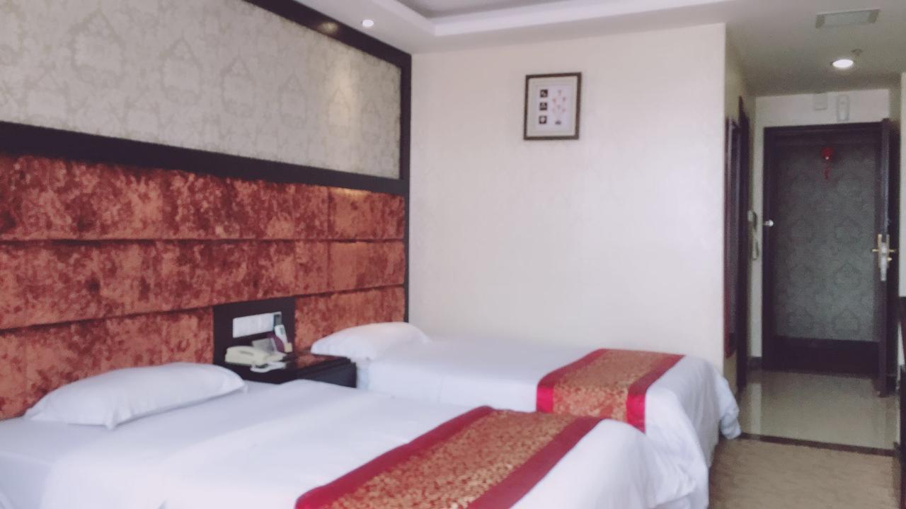 Guangzhou Lucky Hotel Exterior photo