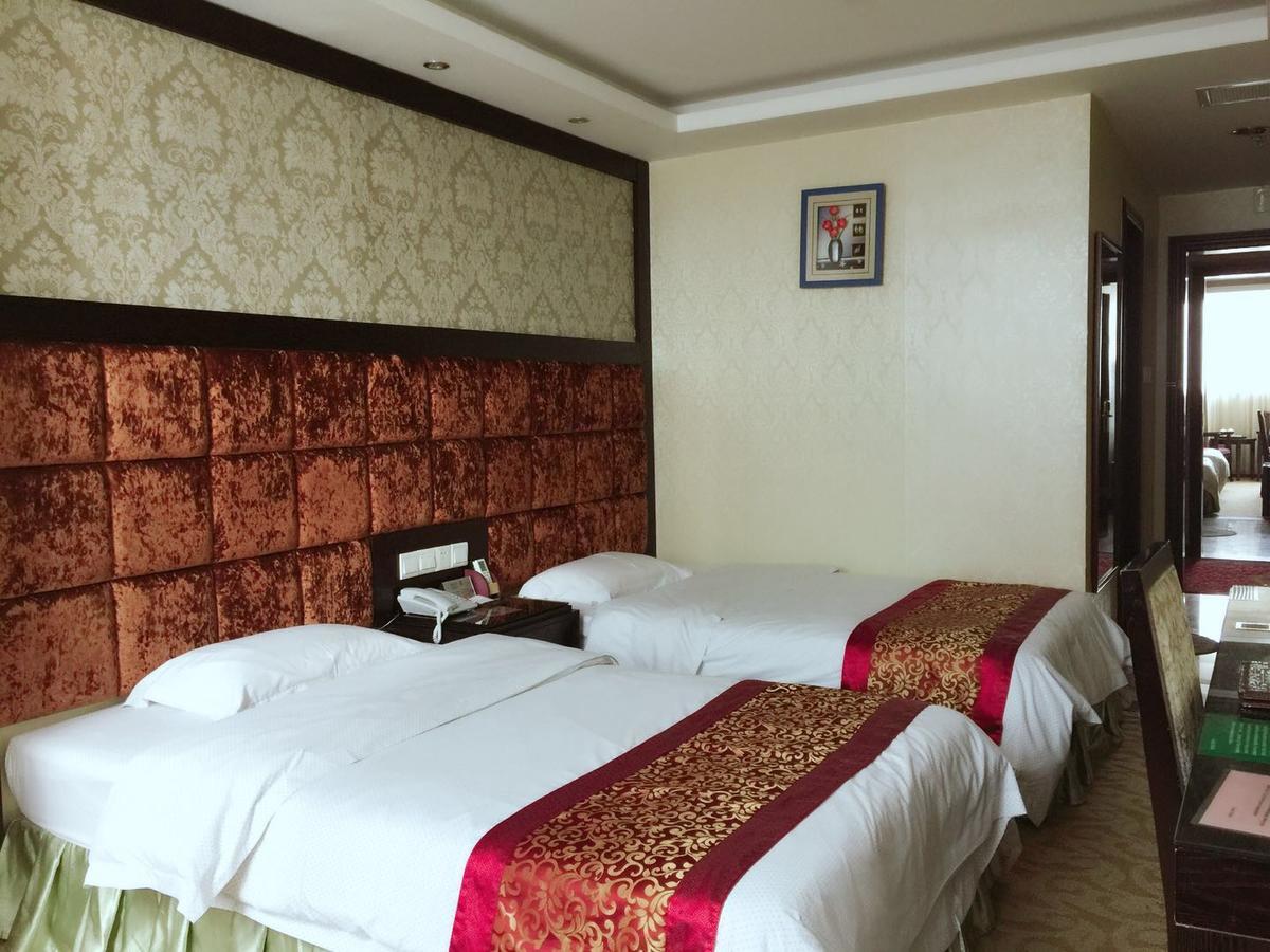 Guangzhou Lucky Hotel Exterior photo