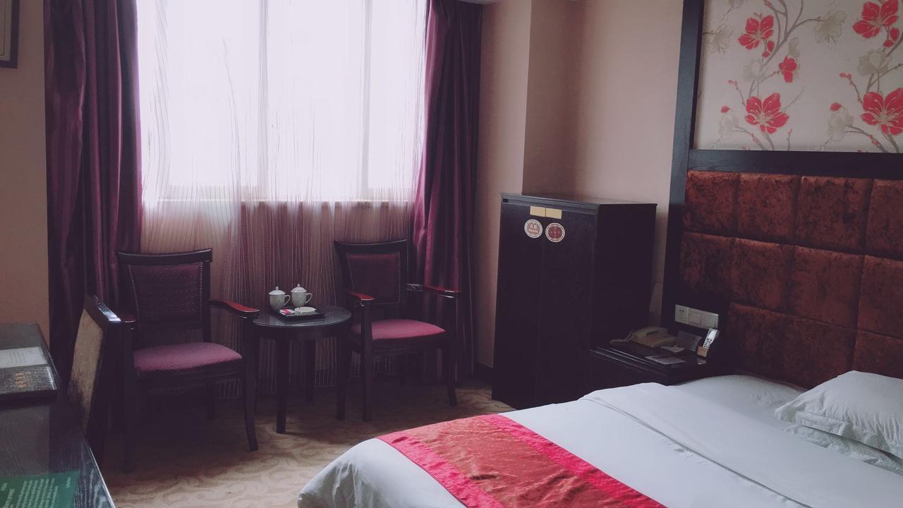 Guangzhou Lucky Hotel Exterior photo