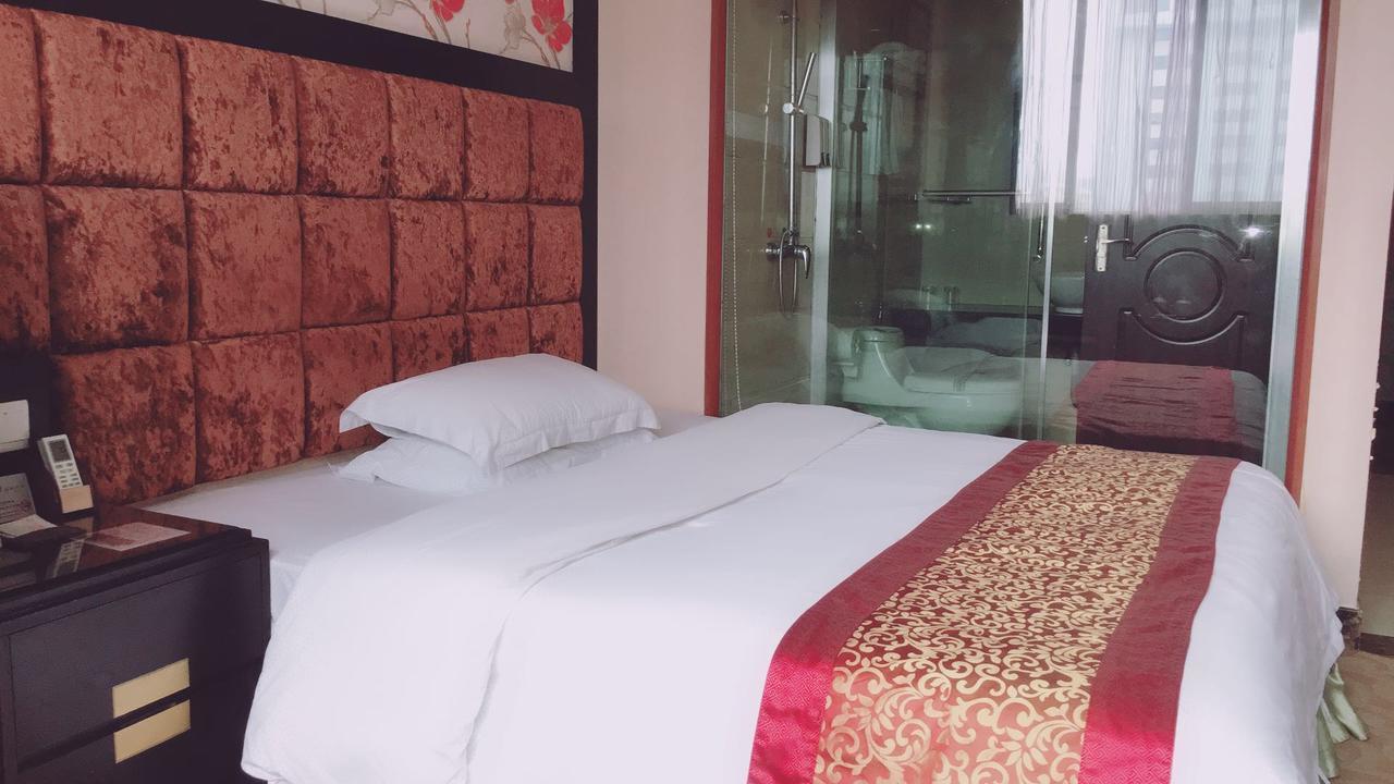 Guangzhou Lucky Hotel Exterior photo