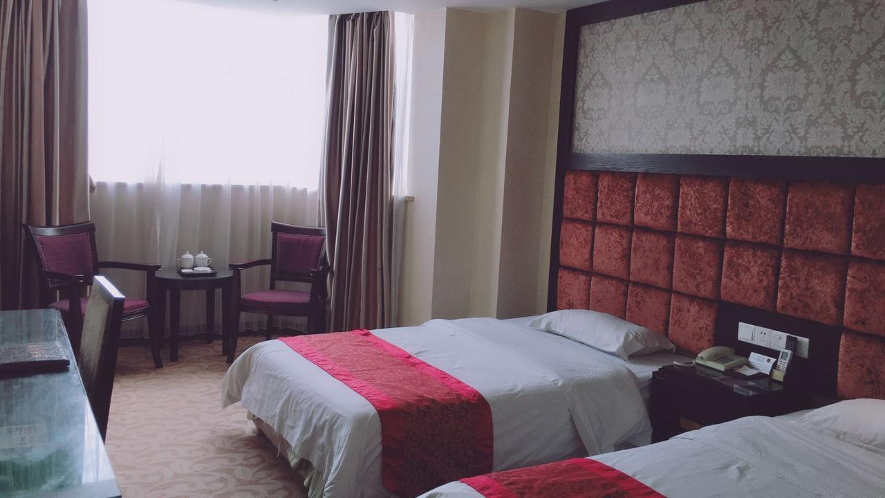 Guangzhou Lucky Hotel Exterior photo