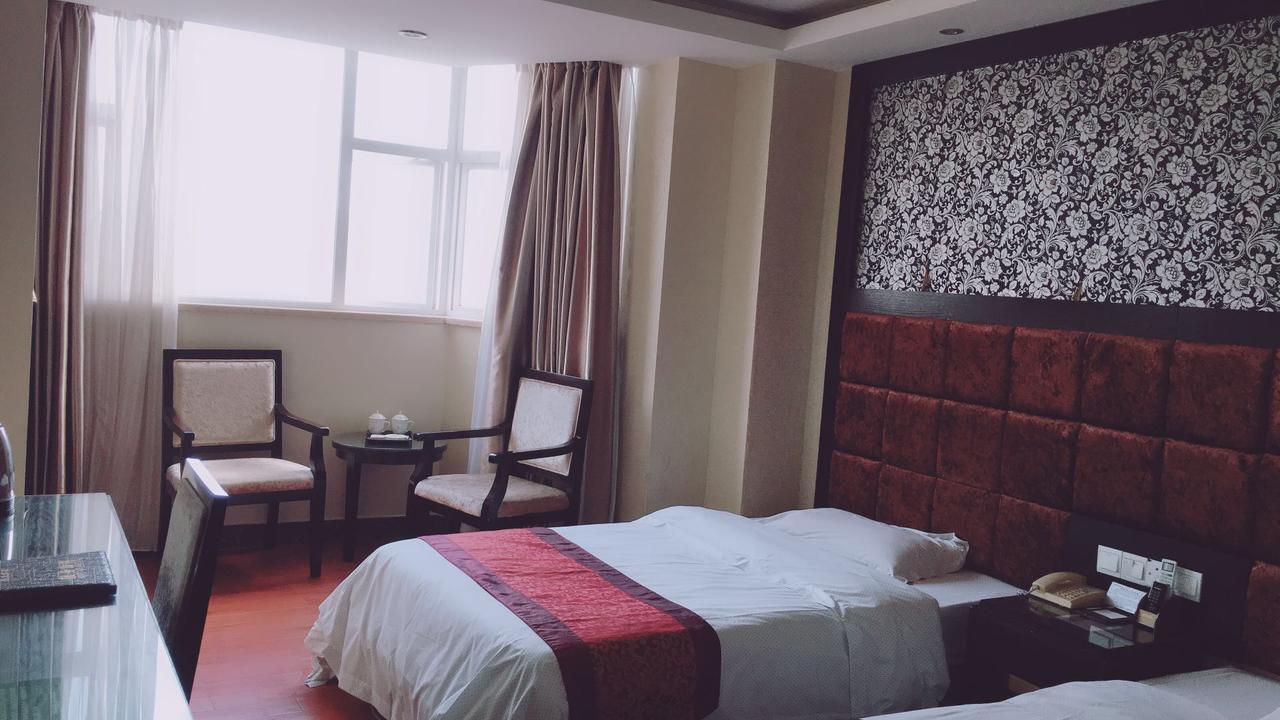 Guangzhou Lucky Hotel Exterior photo